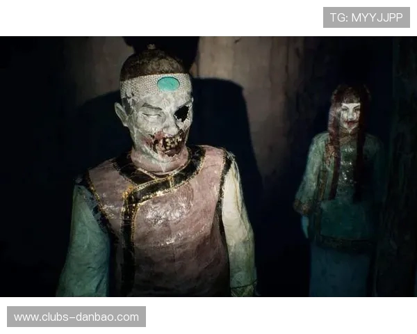 无忌与小狗勇闯恐怖游戏世界，共同探索未知的惊悚与冒险